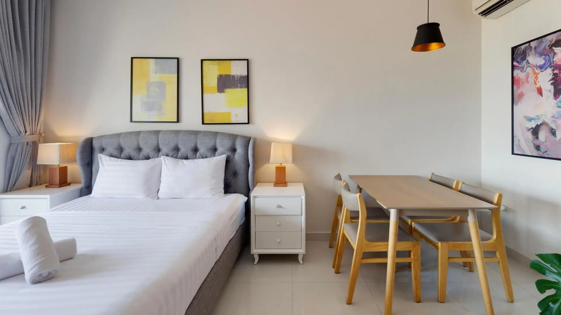 Smile Home - Saigonroyal - Tresor Apartment - Center District 4 Ho Chi Minh City 4*,